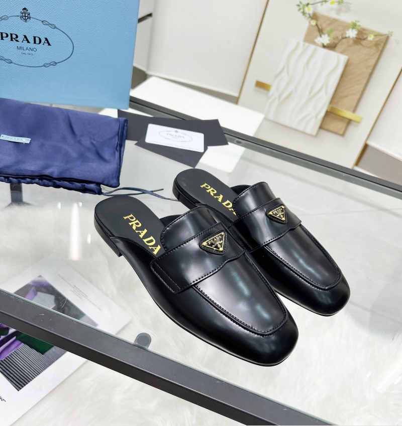 Pra*a slippers